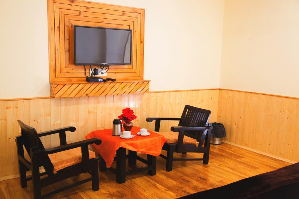 Pause At Manali Hotel Exterior photo